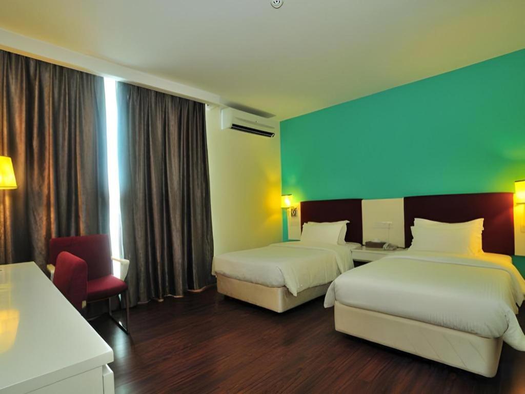 D North Star Hotel & Spa Сандакан Экстерьер фото