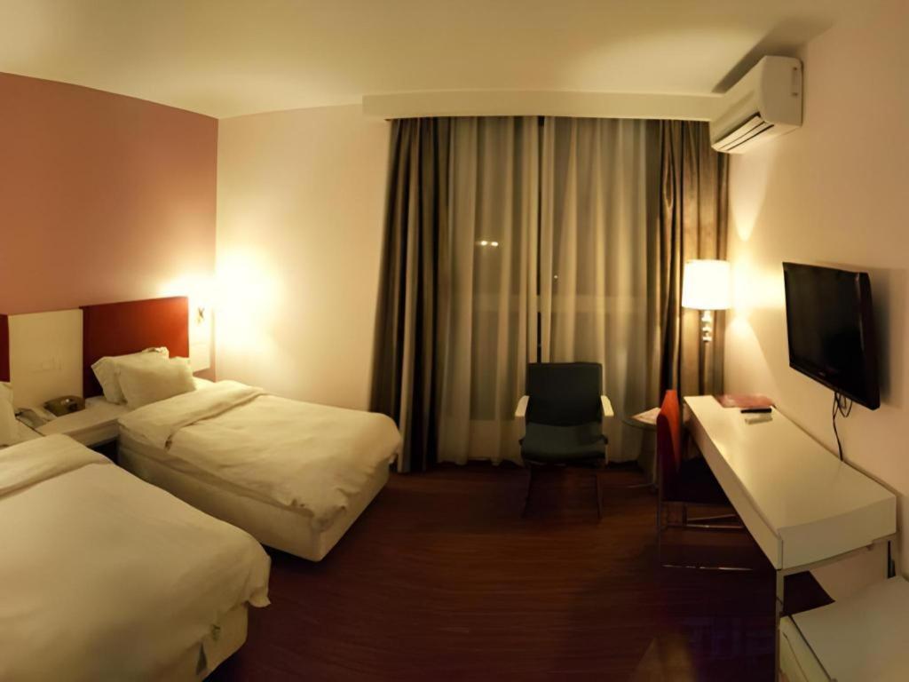 D North Star Hotel & Spa Сандакан Экстерьер фото